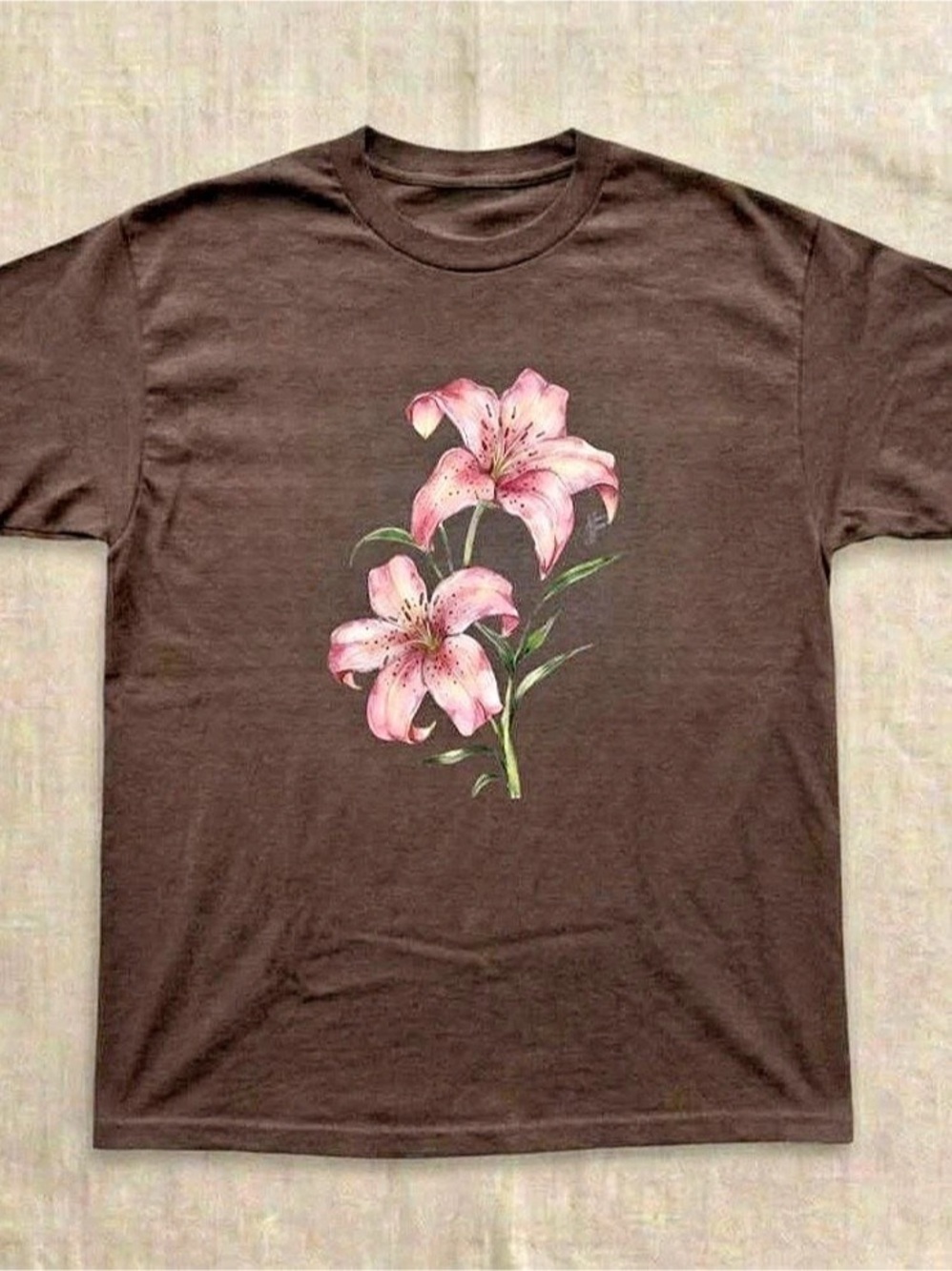 Floral Short Sleeve Tee in Brown